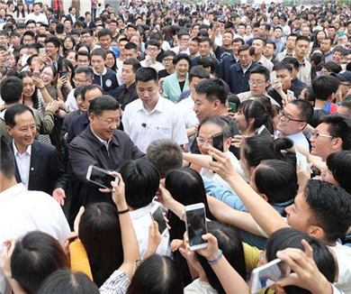习近平在中国政法大学考察