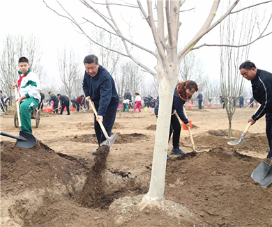 “种树者”建设美丽中国