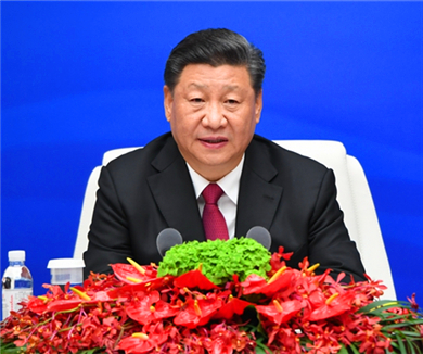 习近平集体会见出席海军成立70周年多国海军活动外方代表团团长