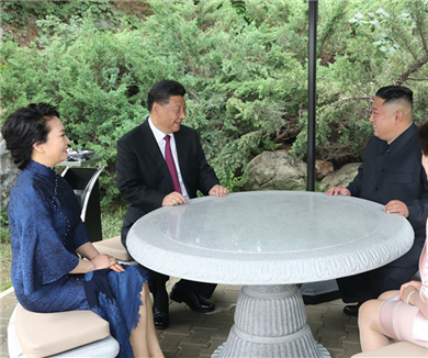 习近平会见朝鲜劳动党委员长 国务委员会委员长
