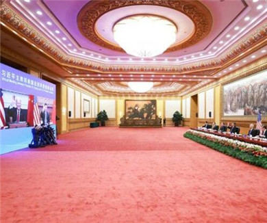 习近平同美国总统举行视频会晤