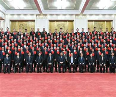 习近平会见平安中国建设表彰大会代表