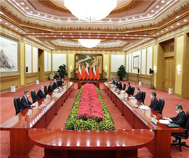 习近平会见波兰总统