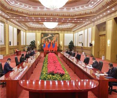 习近平会见蒙古国总理
