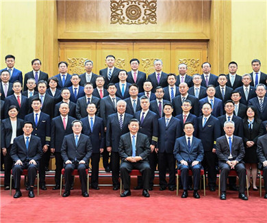 习近平会见C919大型客机项目团队代表并参观项目成果展览	