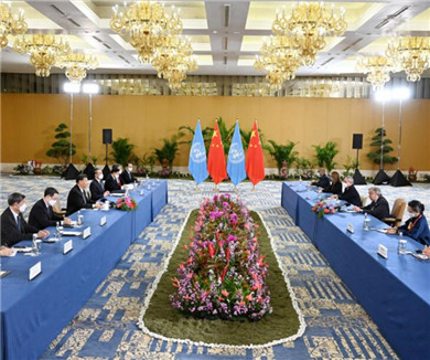 习近平会见联合国秘书长
