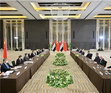 习近平会见伊拉克总理
