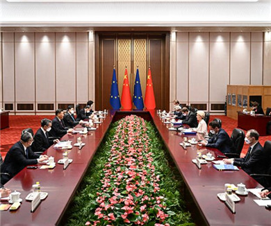 习近平会见欧盟委员会主席