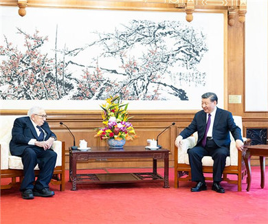 习近平会见美国前国务卿