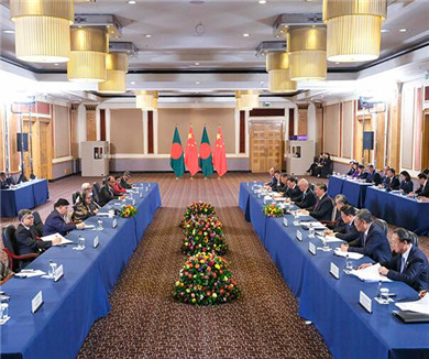 习近平会见孟加拉国总理