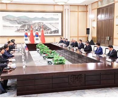 习近平会见韩国总理