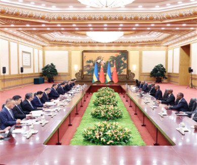 习近平会见卢旺达总统