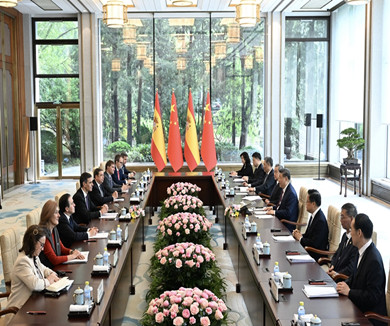 习近平会见西班牙首相